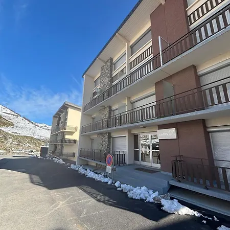 6 Places Montreal I Pla D'adet Saint-Lary-Soulan