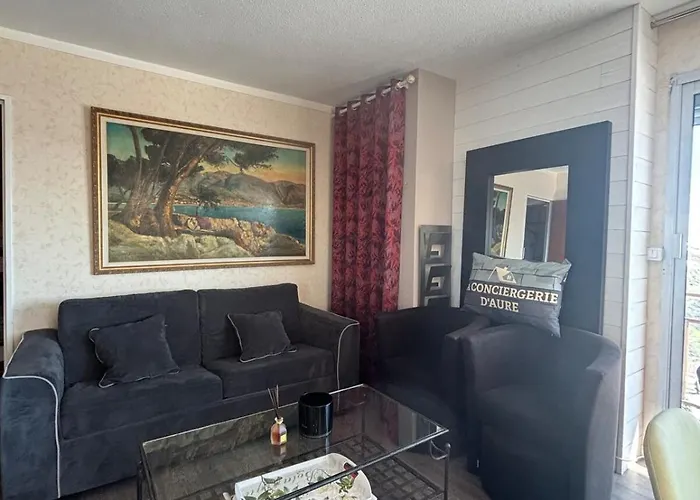 6 Places Montreal I Pla D'adet *